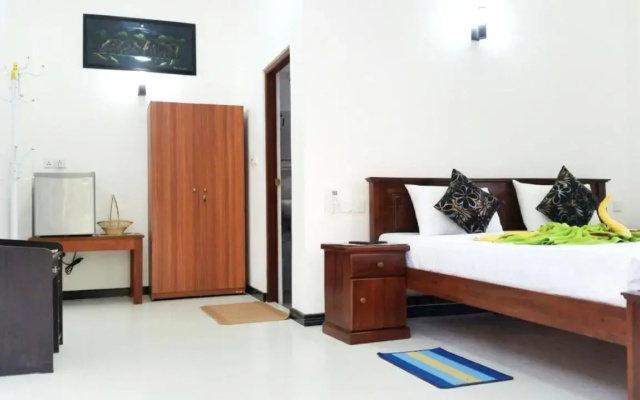 Lake Lane Guest Rest