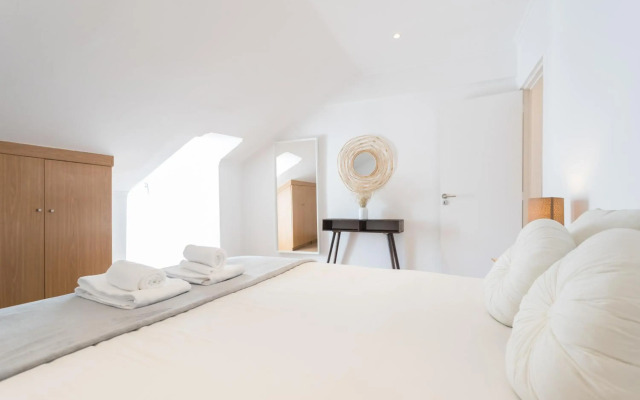 Rato Cozy 3BR w/balcony - by LU Holidays