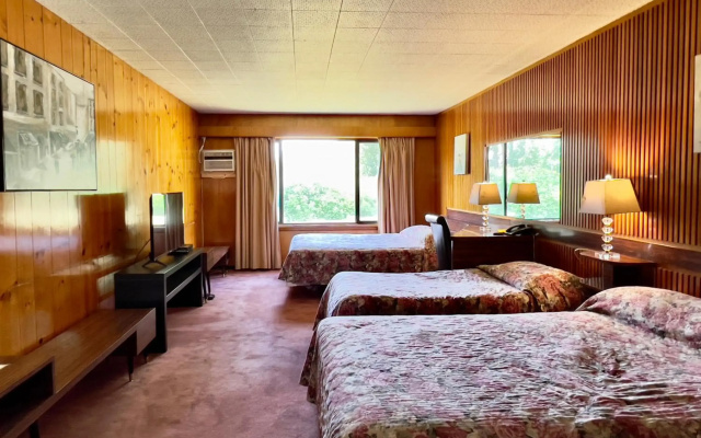 Airport Inn Motel & RV Park