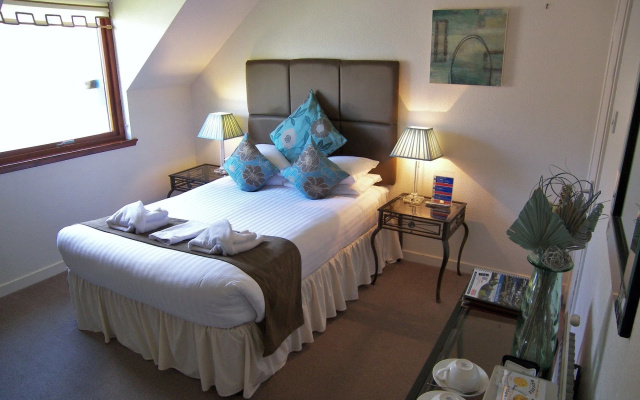 Rosemount Hotel
