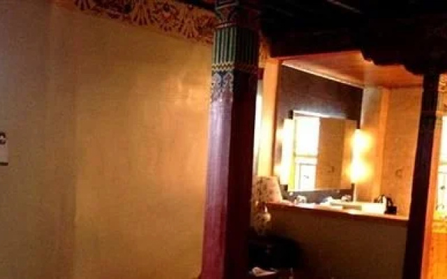 Lincang Premier Hotel - Lhasa