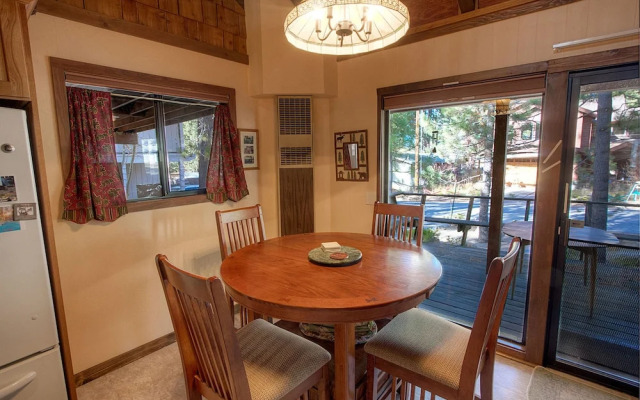 Sky Chalet by Lake Tahoe Accommodations