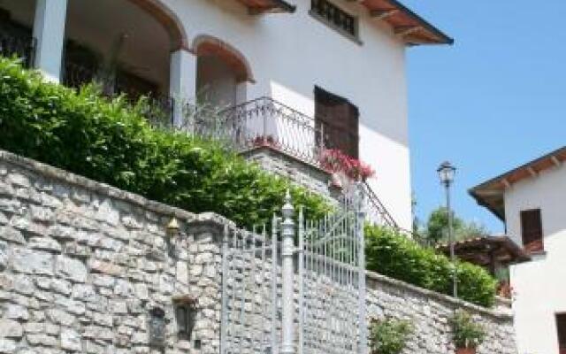 Отель La Collina del Melograno Синалунга вид на фасад