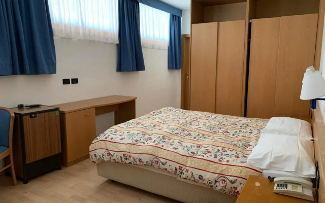 Hotel Enrosadira