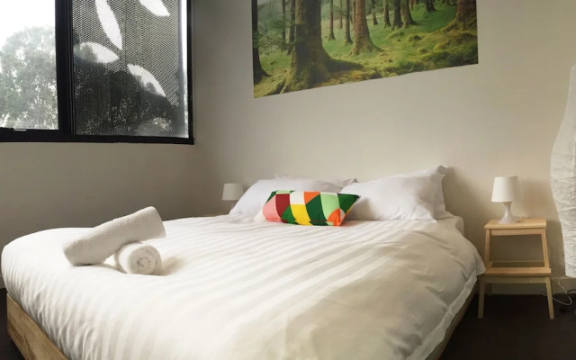 GEORGE, 1BDR North Melbourne Apartment