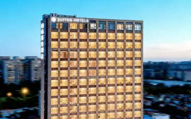 Suiton Plus by Paxton Chengdu (Chengdu West Railway Station Du Fu Thatched Cottage Branch)