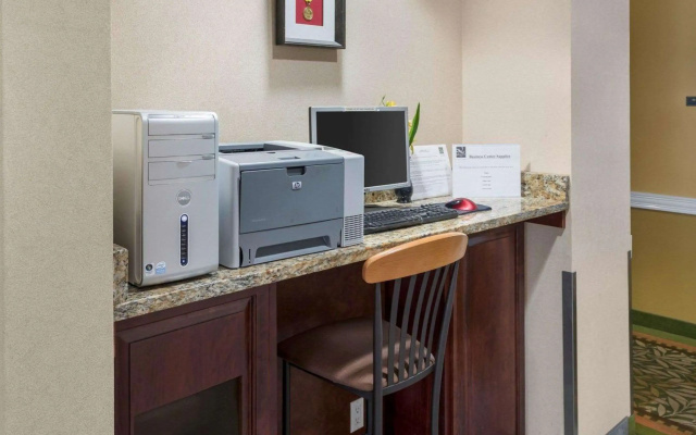 Quality Inn Lakeville North