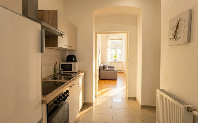 Stylish 1BR Apt near Wiener Stadthalle
