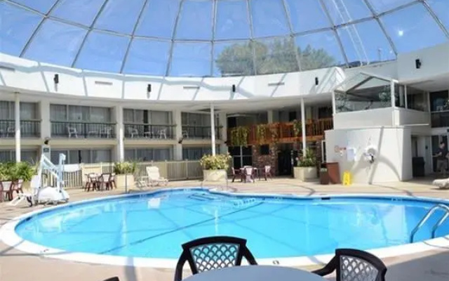 Clarion Hotel & Conference Center