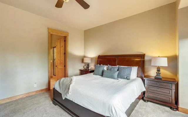 Swift Getaway 5 Bedroom Home by Redawning