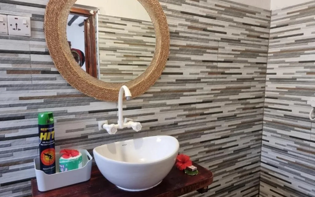 Red Monkey Beach Lodge