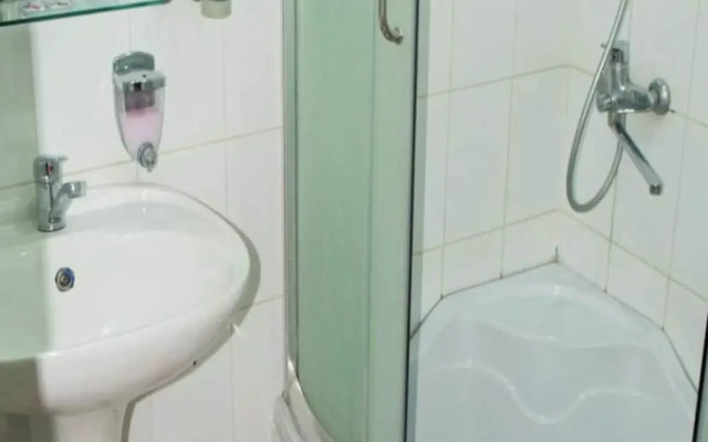 Guest House INN & Hostel