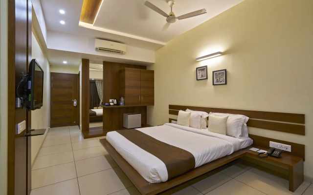 Hotel 3 Leaves Kolhapur