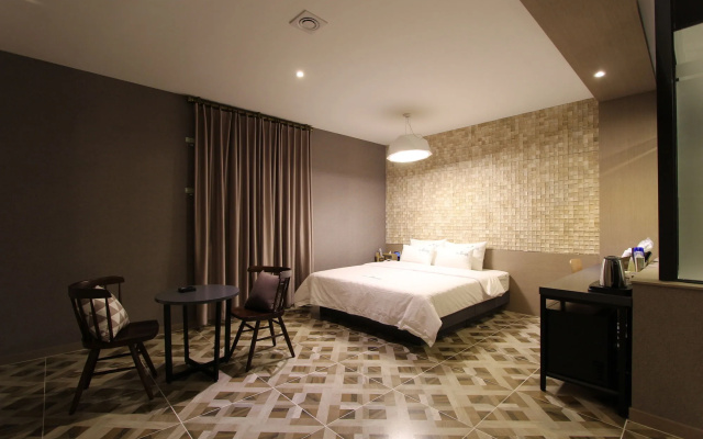The Zenith Hotel