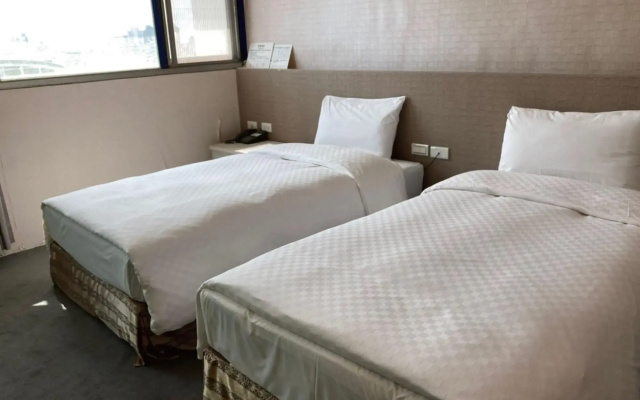 Shun-Yi Hotel