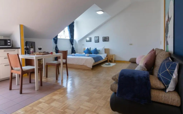 Kingsize Central Station Residence