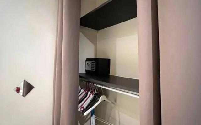 Residence D'Azur Apartments near Palais des Festivals
