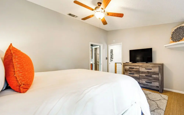 Lakefront Home: Hot Tub & Game Room in Spicewood