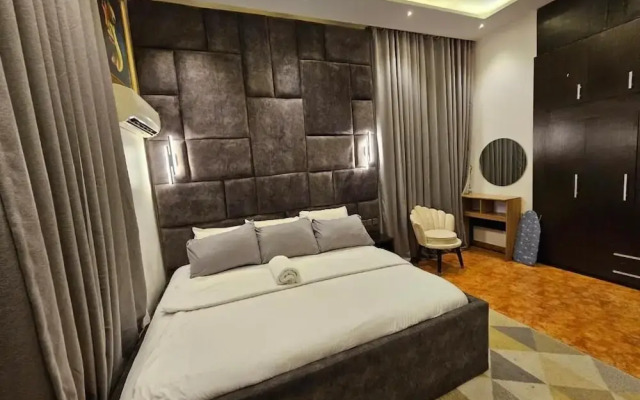 Katus Hyatt Luxury Apartment