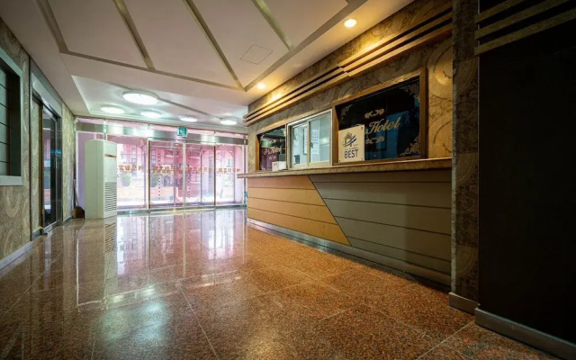 F-one Hotel