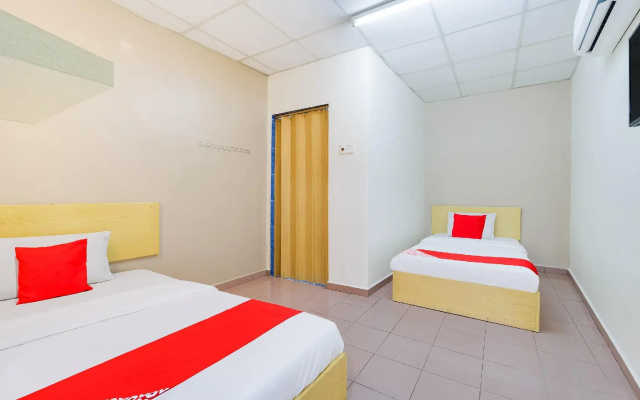 OYO 89461 CP Hotel