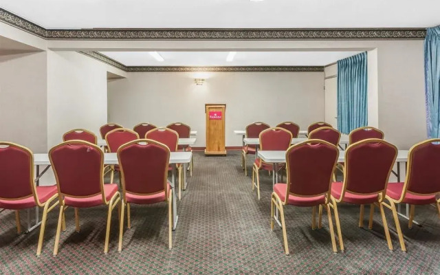 Ramada By Wyndham Clinton