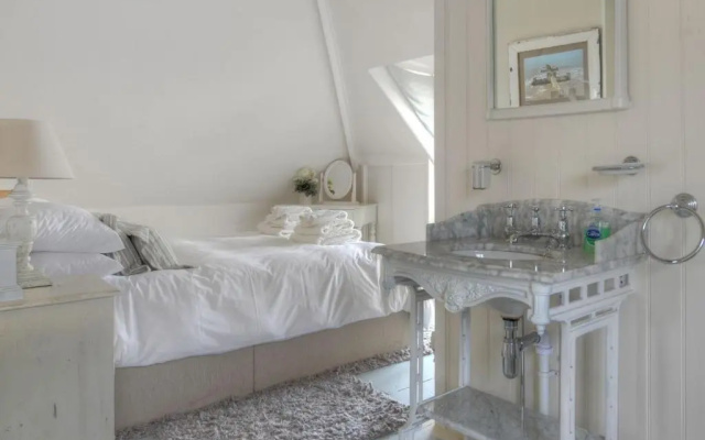 2 Hadleigh Villas