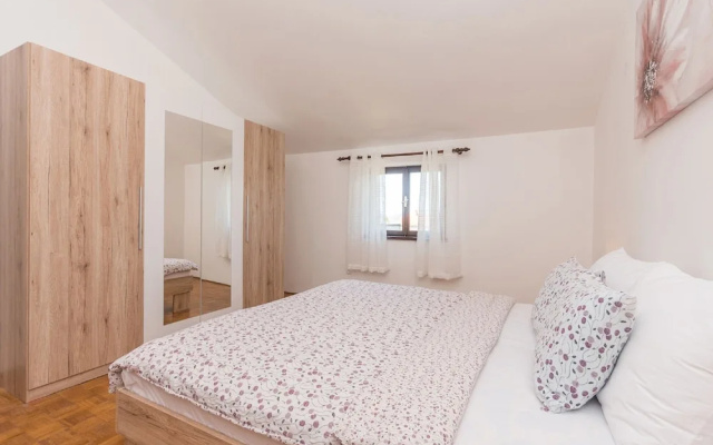 Apartment Lucija