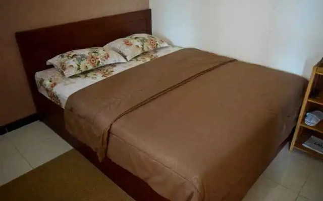 Omah Etan Batu