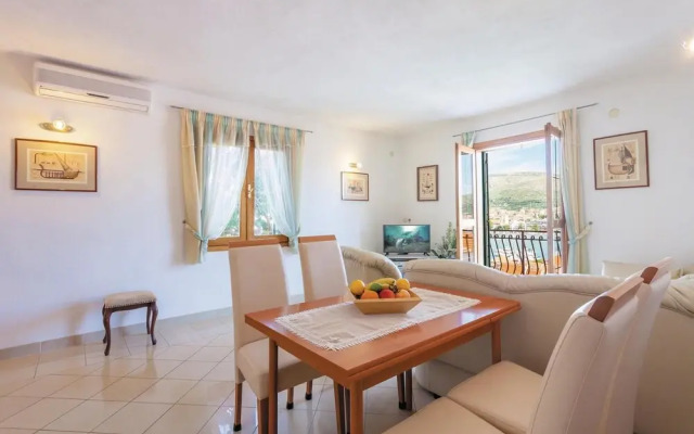 Beautiful Home in Trogir With Wifi and 2 Bedrooms