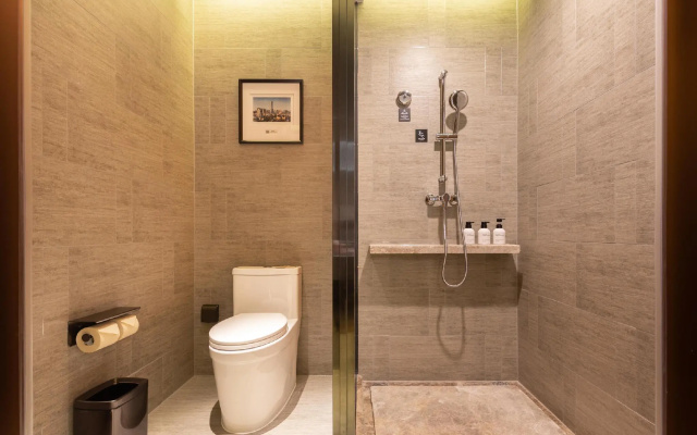 Atour Hotel (Zhongshan North Railway Station, V - Park Plaza)