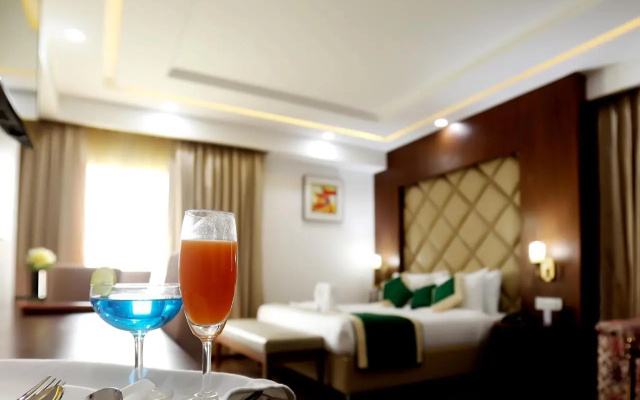 Hotel Gms Grand