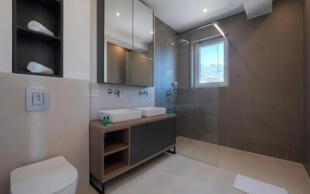 Horizon Two Bedroom Penthouse Hot tub