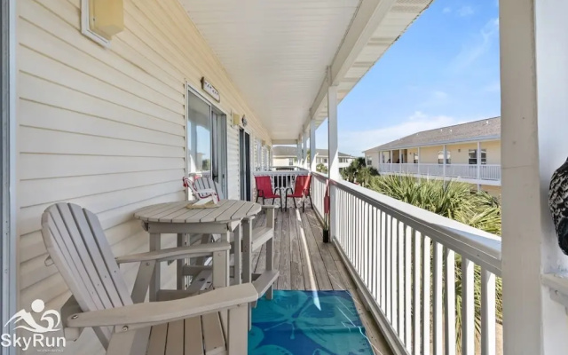 Seascape 4231 2 Bedroom Condo by RedAwning