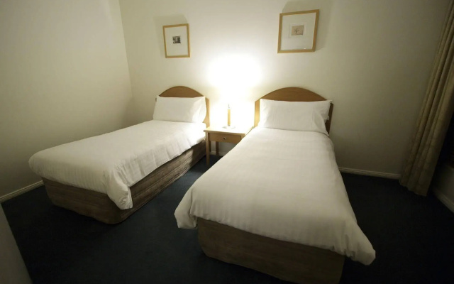 Carlyle Suites & Apartments