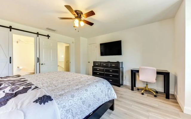 Modern Jacksonville Home - Close to River!