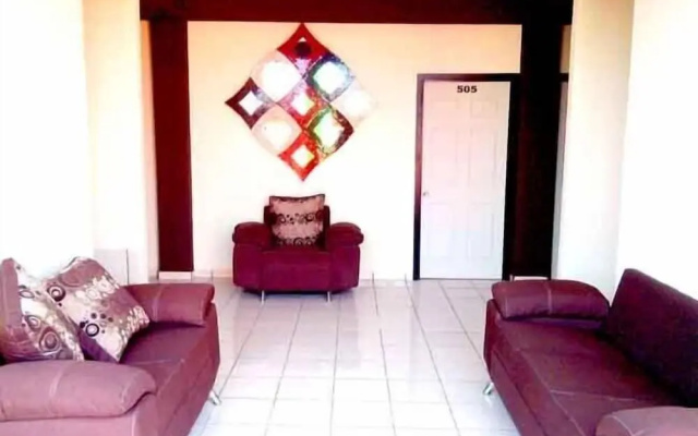Hotel Fiesta Nueva Italia Inn