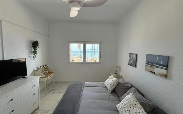 CHALET A 5 METROS DEL MAR.Wifi gratis