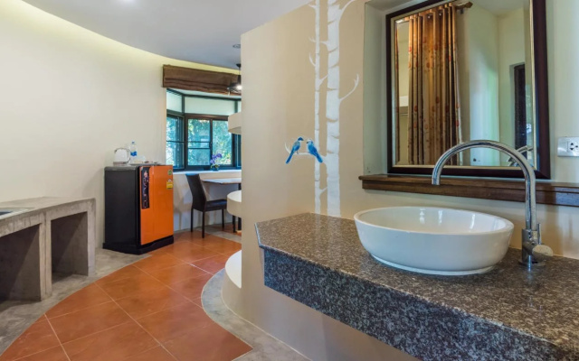 Chiangrai Lake Hill Resort