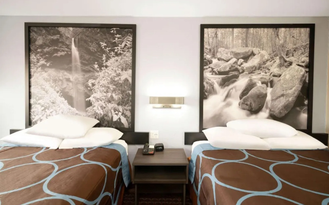 Super 8 by Wyndham Cleveland