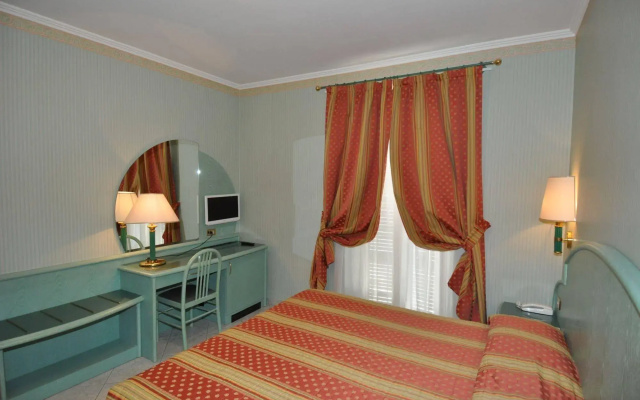 Cavour 30TRE - Hotel Moderno