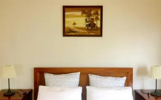Convenient, Bright and Affordable 2 Bedroom Unit