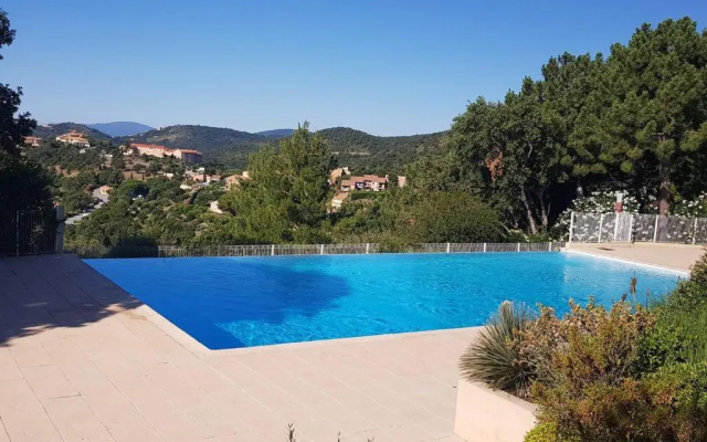 Appartement Les Issambres, 2 pièces, 6 personnes - FR-1-226-443