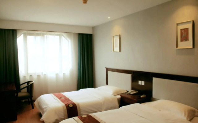 Riverside Hotel