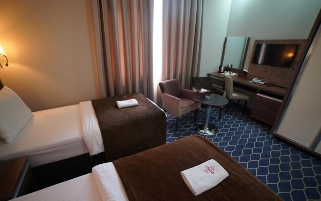 Banoj Hotel