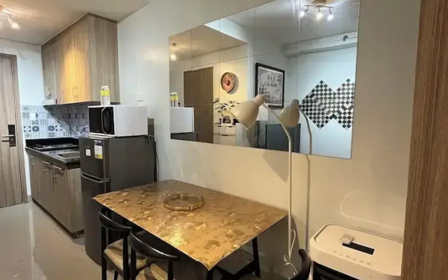 Shore 2 Tower 2 Unit 1289