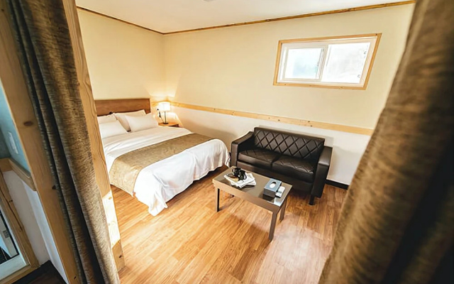 Chuncheon Rivermoon Spa Pension