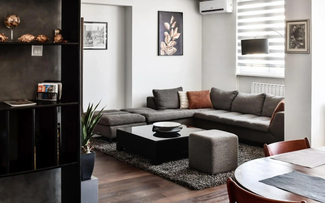 2 bedroom Penthouse in city center, free parking