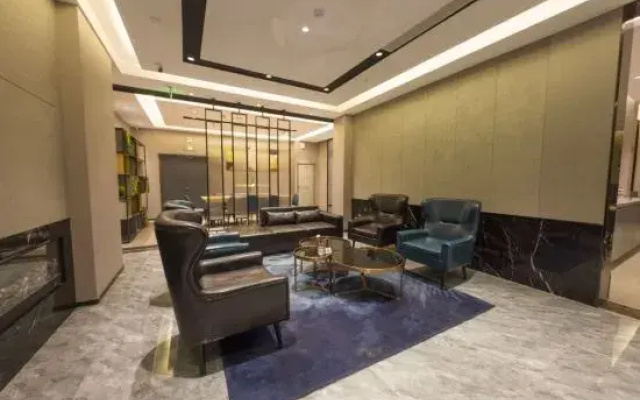 Homeinn Selected Hotel (Qingdao Jinshatan Tianshan Subway Station)