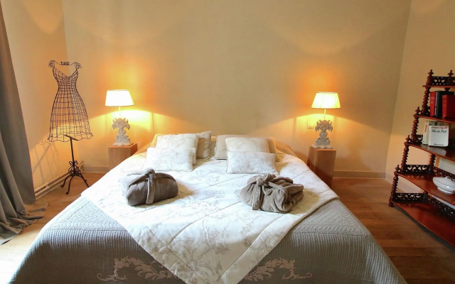 Unique Holiday Home in Virton With Jacuzzi